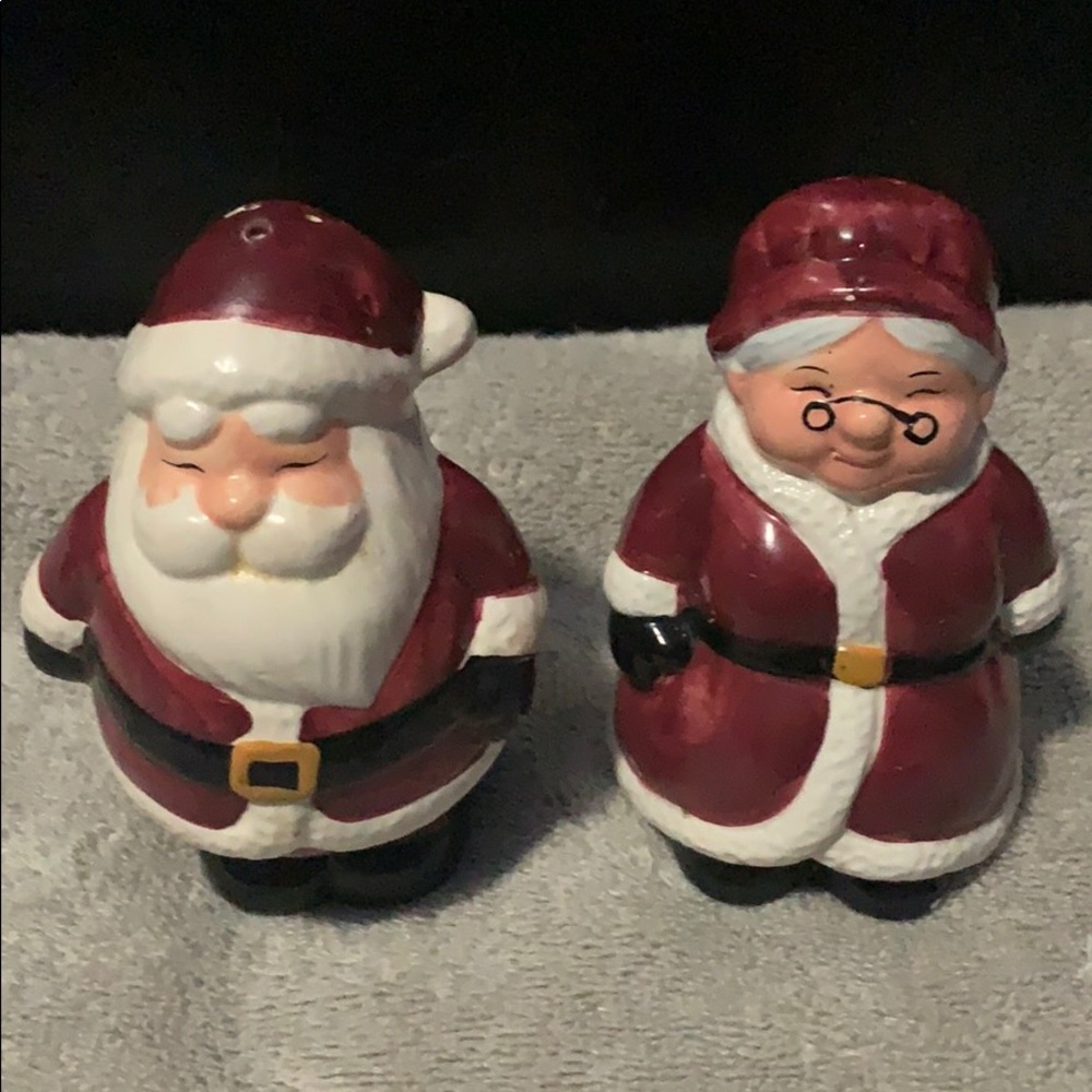 Christmas Mr & Mrs Clause Salt & Pepper Shaker